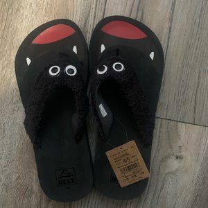 NWT REEF UNISEX KIDS AHI MONSTERS BLACK SANDALS SIZE 4/5‎